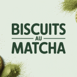Assortiment de matcha biscuits sur fond clair avec poudre de thé